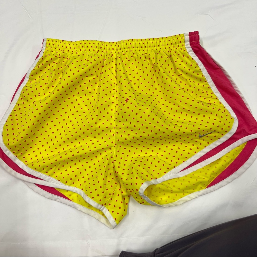 Nike Dri Fit Women’s Medium Shorts
